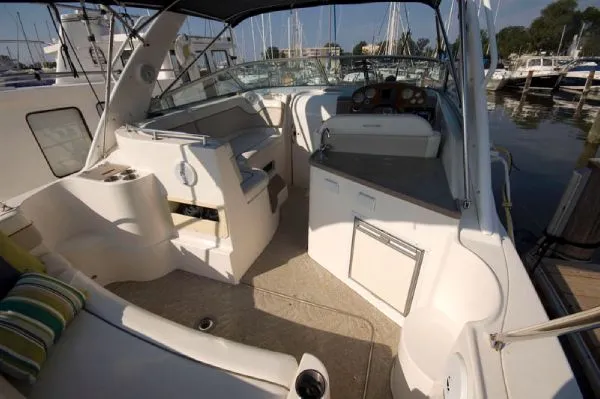 Slide: The Image of Rinker 300 Express Cruiser MD 2007 - 1