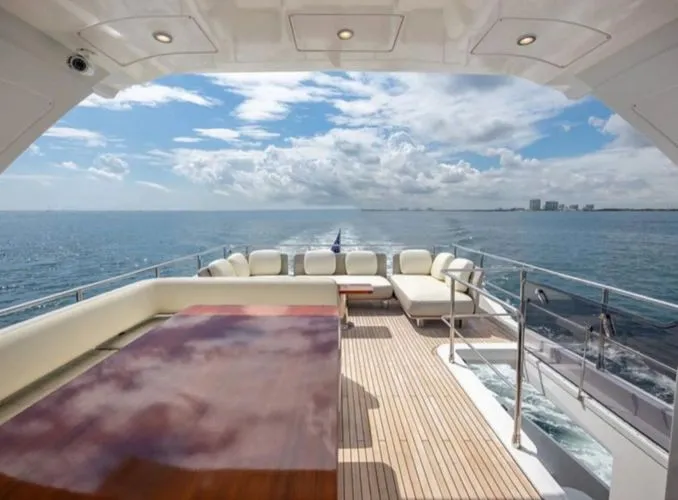 Slide: The Image of 2016 Azimut 66 Fly - Image 16 - 16