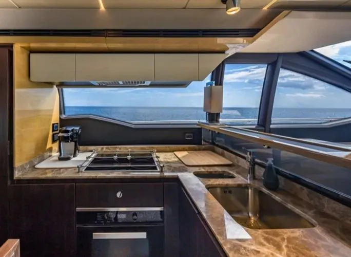 Slide: The Image of 2016 Azimut 66 Fly - Image 9 - 9