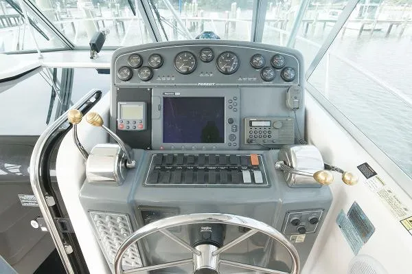 Slide: The Image of Pursuit 3400 Express 2000 - 4