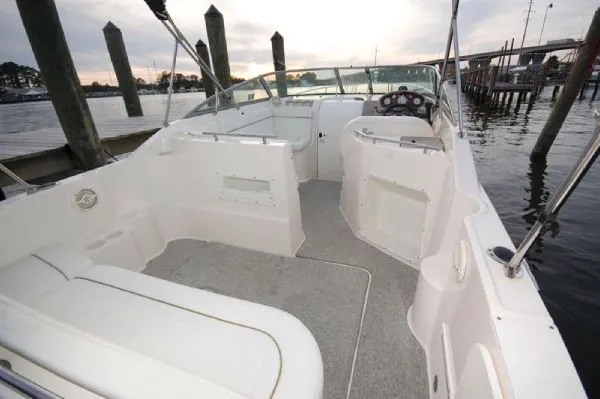 Slide: The Image of Rinker 270 Fiesta Vee (MD) 2004 - 3