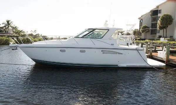 Slide: The Image of Tiara 3600 Sovran 2004 - 0