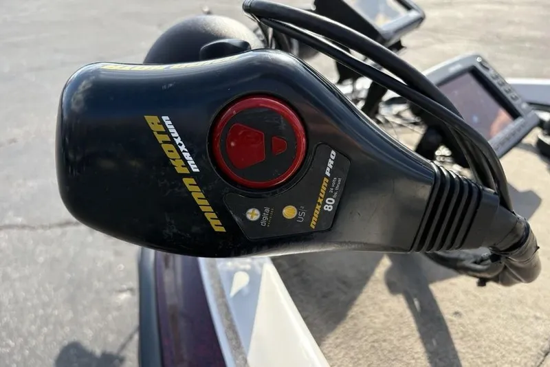 Slide: The Image of Minn Kota Maxxum Pro trolling motor on 2024 ProCraft 185 Pro boat. - 13