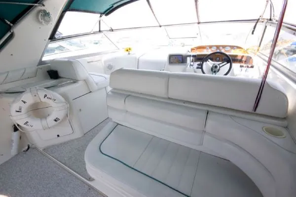 Slide: The Image of Sea Ray 330 Sundancer MD 1995 - 11