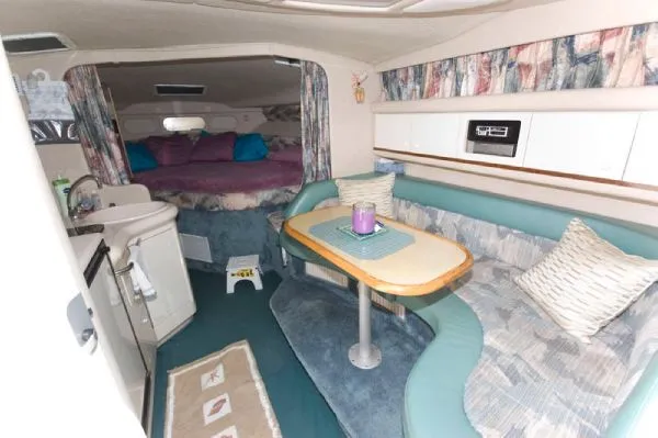 Slide: The Image of Sea Ray 330 Sundancer MD 1995 - 3