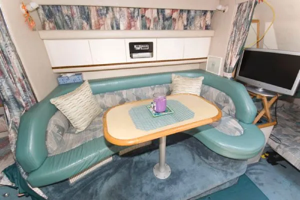 Slide: The Image of Sea Ray 330 Sundancer MD 1995 - 6