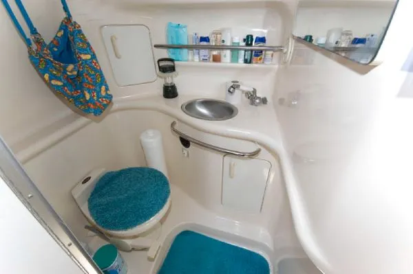 Slide: The Image of Sea Ray 330 Sundancer MD 1995 - 7