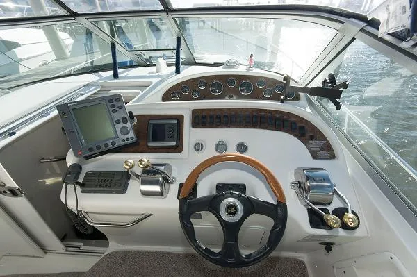 Slide: The Image of Sea Ray 310 Sundancer 2001 - 3