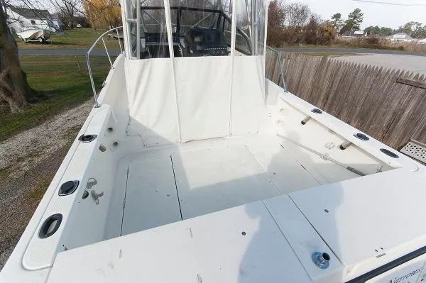 Slide: The Image of Bayliner 2509 Trophy Walkaround 2001 - 7