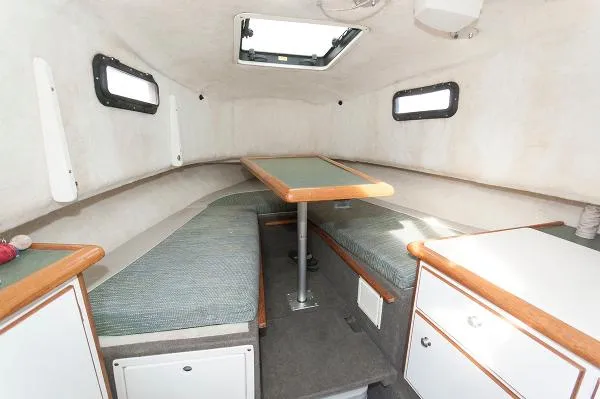 Slide: The Image of Bayliner 2509 Trophy Walkaround 2001 - 9