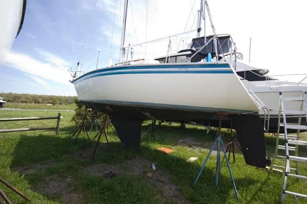Slide: The Image of Hunter 28.5 1986 - 1