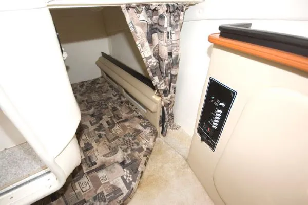Slide: The Image of Rinker 250 Fiesta Vee (MD) 2002 - 4