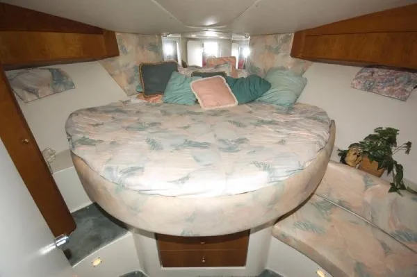 Slide: The Image of Silverton 362 Sedan Cruiser MD 1995 - 9