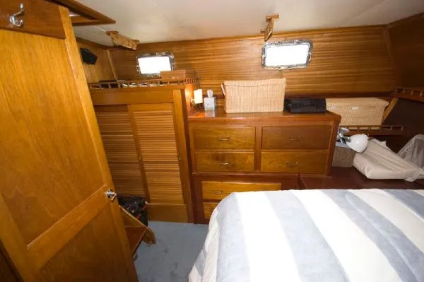 Slide: The Image of Gulfstar 36 Trawler 1975 - 10