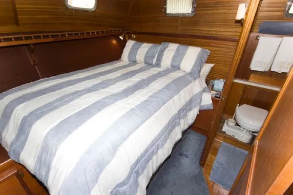 Slide: The Image of Gulfstar 36 Trawler 1975 - 8