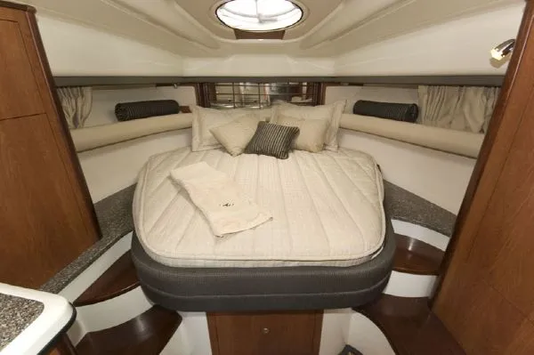 Slide: The Image of Monterey 330 Sport Yacht 2008 - 3