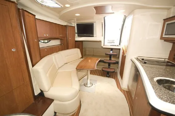 Slide: The Image of Monterey 330 Sport Yacht 2008 - 6