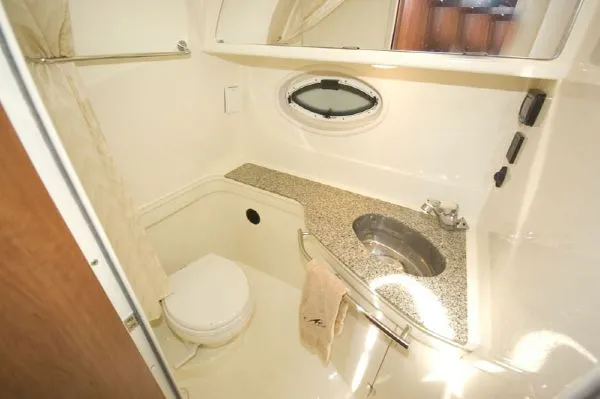 Slide: The Image of Monterey 330 Sport Yacht 2008 - 8