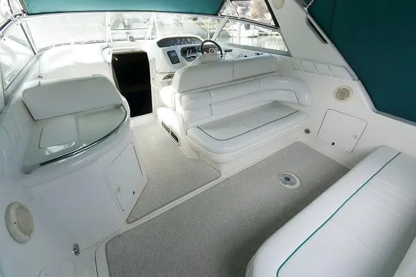Slide: The Image of Sea Ray 330 Sundancer 1995 - 1