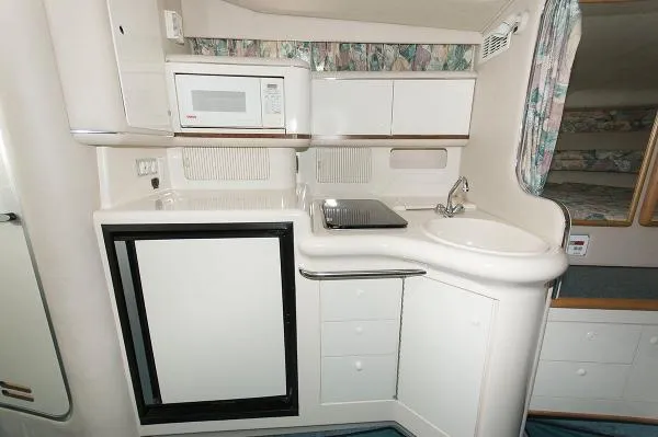 Slide: The Image of Sea Ray 330 Sundancer 1995 - 11