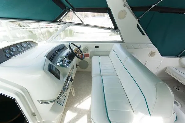 Slide: The Image of Sea Ray 330 Sundancer 1995 - 2