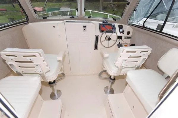 Slide: The Image of Parker Marine 2520 XL Sport Cabin MD 2011 - 1