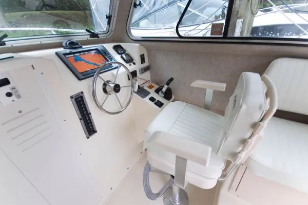 Slide: The Image of Parker Marine 2520 XL Sport Cabin MD 2011 - 2