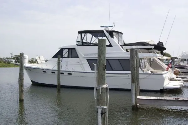 Slide: The Image of Bayliner 4788 Pilot House Motoryacht 1996 - 0