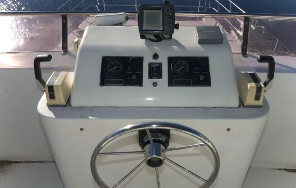 Slide: The Image of Venturer Power Catamaran VA 1997 - 11