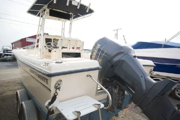 Slide: The Image of Grady-White 222 Center Console 2006 - 8