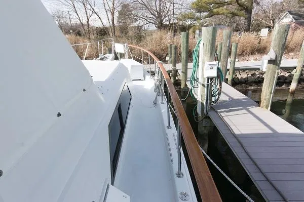 Slide: The Image of Hatteras 61 Cockpit Motoryacht 1982 - 5