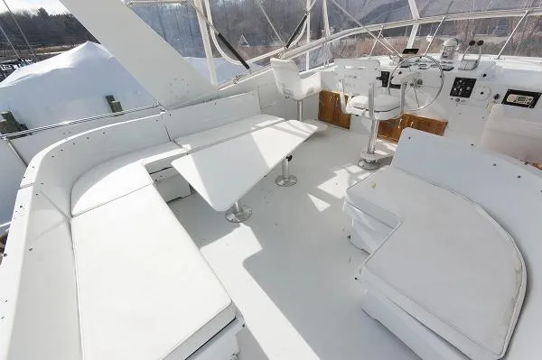 Slide: The Image of Hatteras 61 Cockpit Motoryacht 1982 - 7