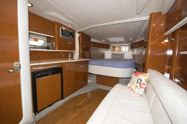Slide: The Image of Sea Ray 350 Sundancer MD 2011 - 10