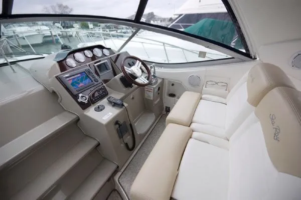 Slide: The Image of Sea Ray 350 Sundancer MD 2011 - 7