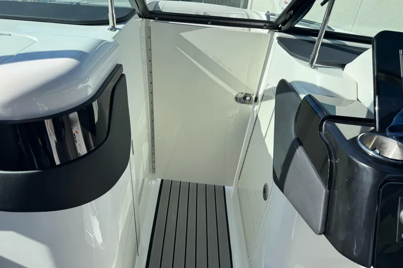 Slide: The Image of 2026 Sea Ray SLX 260 boat interior with sleek design and modern features. - 38