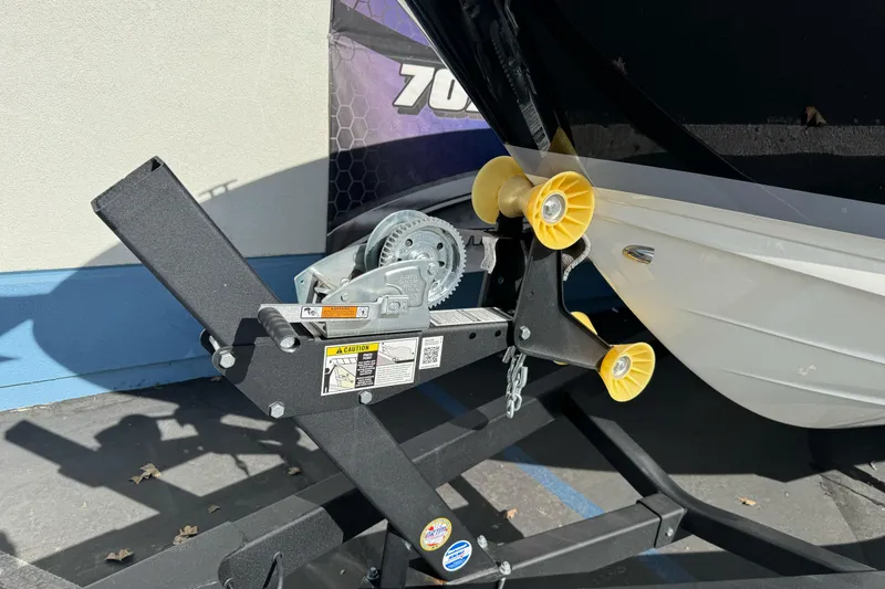 Slide: The Image of Trailer winch and rollers for 2026 Sea Ray SLX 260 boat. - 54