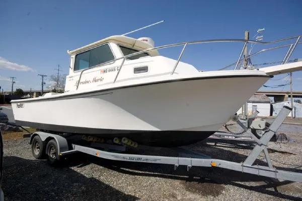 Slide: The Image of Parker Marine 2520 XL 2002 - 0