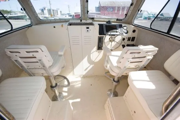 Slide: The Image of Parker Marine 2520 XL 2002 - 5