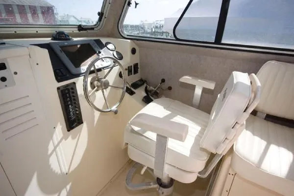 Slide: The Image of Parker Marine 2520 XL 2002 - 6