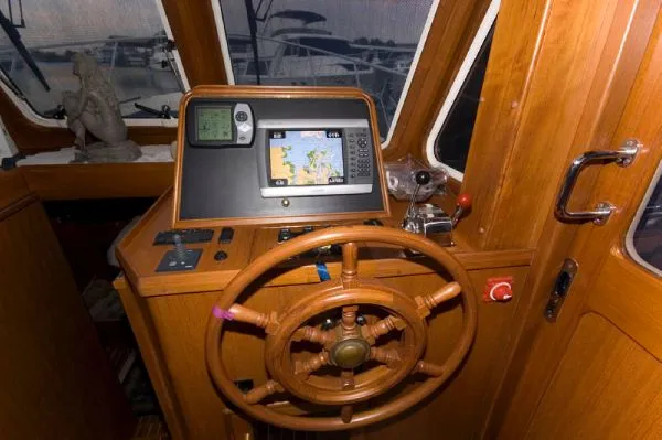 Slide: The Image of Mariner 35 Seville Sedan Trawler MD 2009 - 11