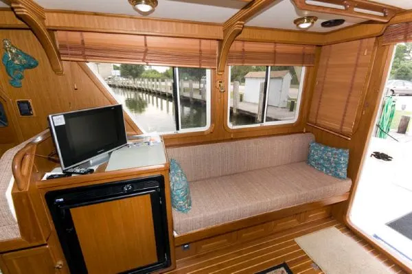 Slide: The Image of Mariner 35 Seville Sedan Trawler MD 2009 - 6