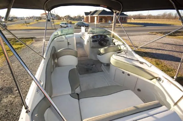 Slide: The Image of Sea Ray 240 Sundeck (MD) 2006 - 4