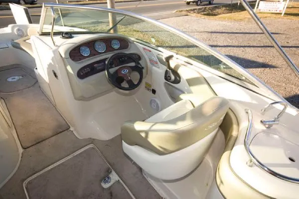 Slide: The Image of Sea Ray 240 Sundeck (MD) 2006 - 5