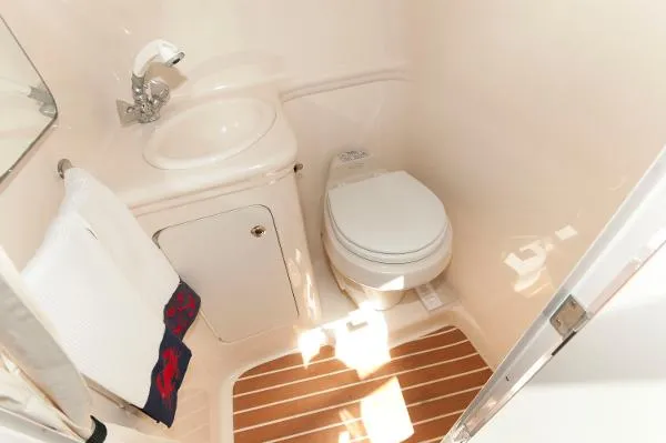 Slide: The Image of Sea Ray 260 Sundancer 2004 - 2