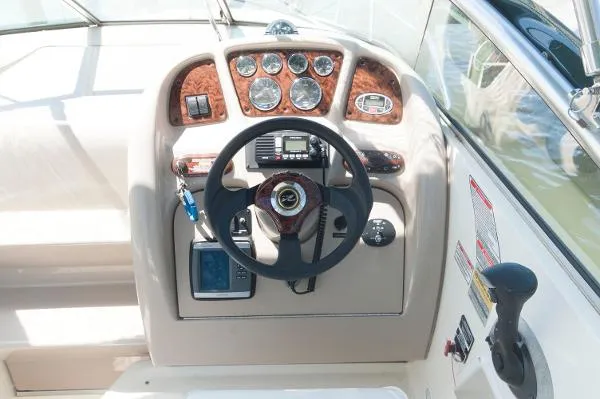 Slide: The Image of Sea Ray 260 Sundancer 2004 - 8