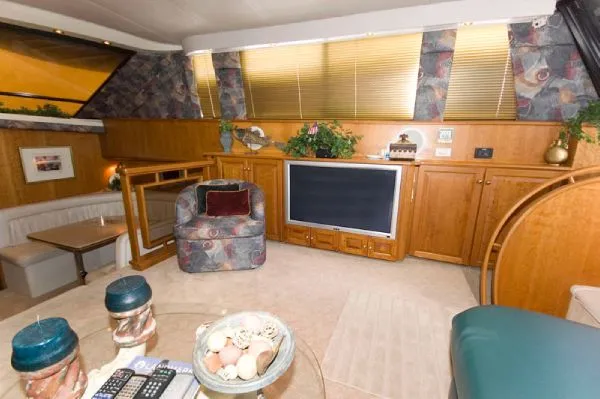 Slide: The Image of Silverton 46 Motor Yacht (MD) 1994 - 4