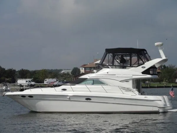 Slide: The Image of Sea Ray 400 Sedan Bridge (MD) 2002 - 0