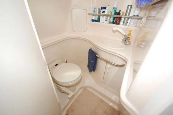 Slide: The Image of Sea Ray 340 Sundancer 2001 - 8