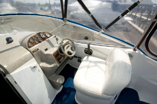 Slide: The Image of Bayliner 2655 Ciera 2000 - 10