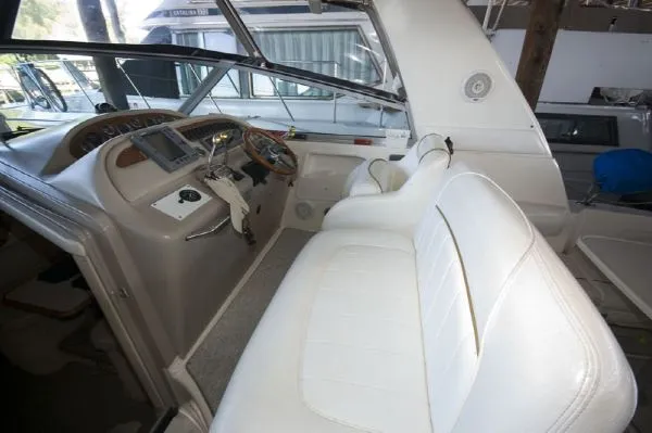 Slide: The Image of Sea Ray 310 Sundancer (MD) 1999 - 11
